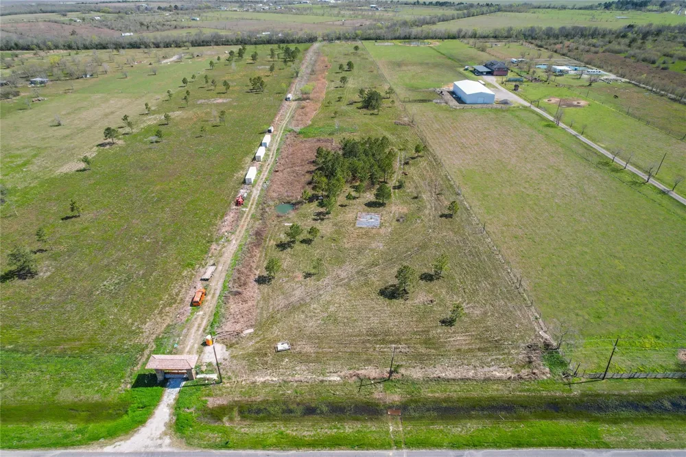 6301 Highway 90 Dayton, TX 77535