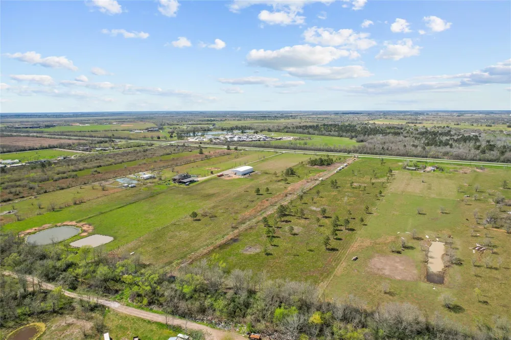 6301 Highway 90 Dayton, TX 77535