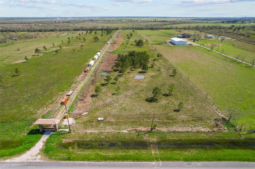 6301 Highway 90 Dayton, TX 77535