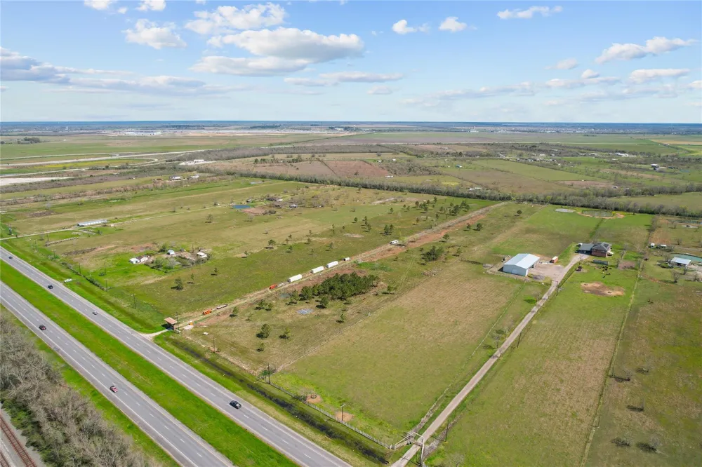 6301 Highway 90 Dayton, TX 77535
