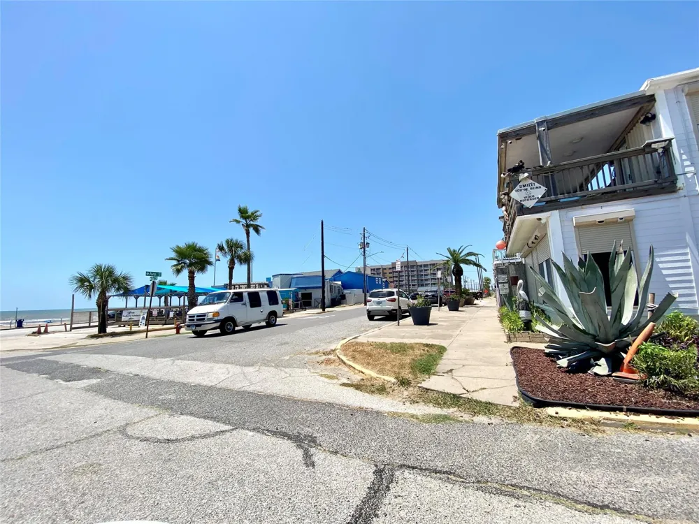 3102 Avenue R Galveston, TX 77550