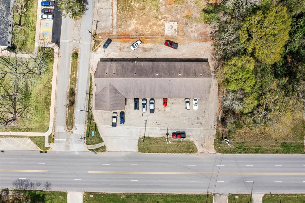 1002 W Bluff Street E Woodville, TX 75979