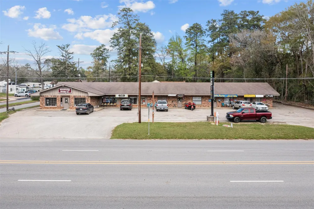 1002 W Bluff Street E Woodville, TX 75979