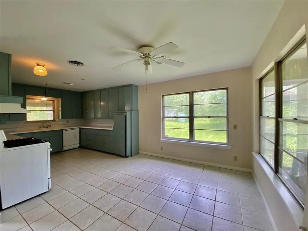 6716 Sjolander Road Baytown, TX 77521