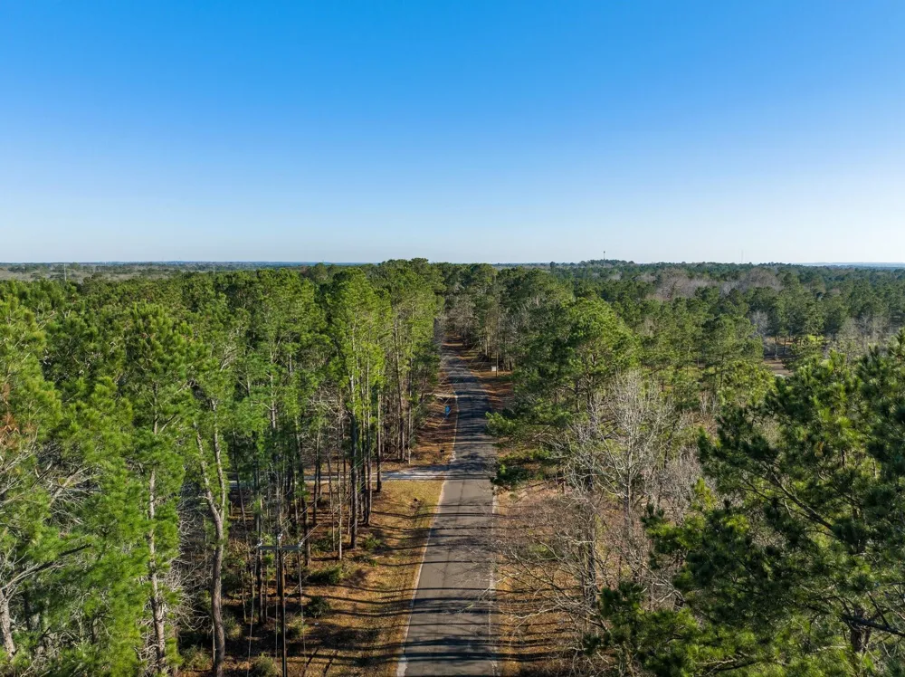 151617 Chain Rd Road Livingston, TX 77351