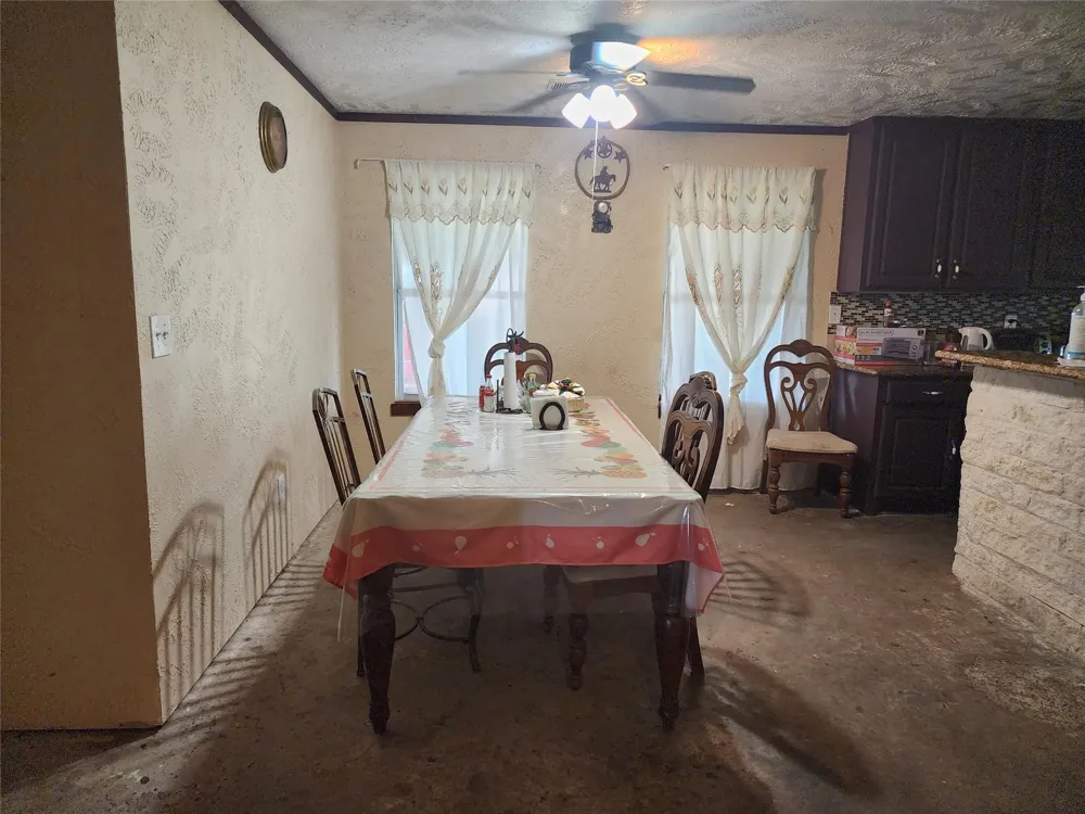 6815 Beard Road Needville, TX 77461