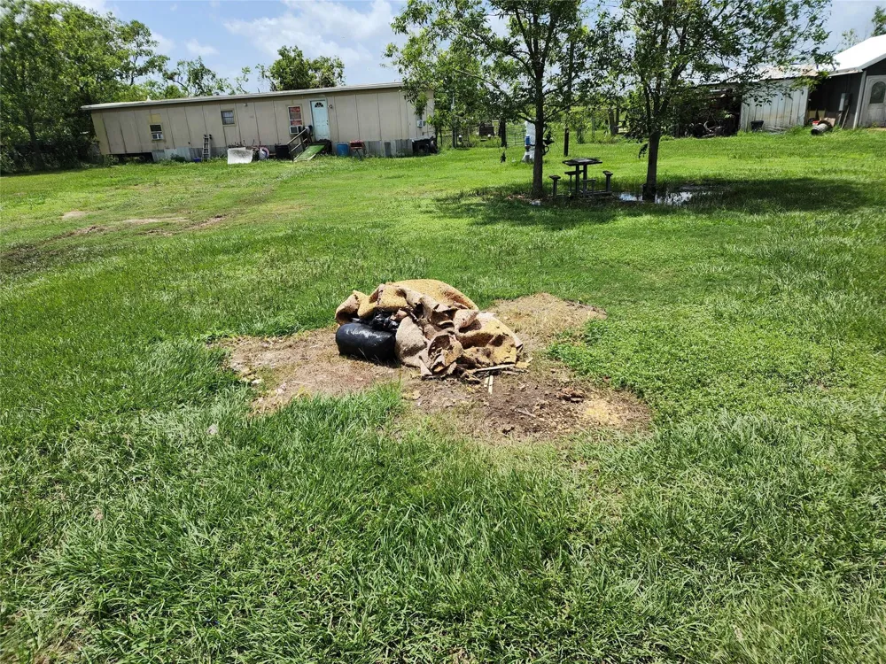 6815 Beard Road Needville, TX 77461