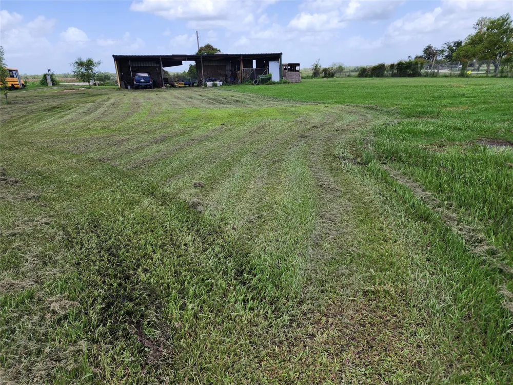 6815 Beard Road Needville, TX 77461
