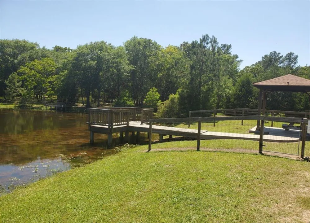 25 North Council Drive Hempstead, TX 77445