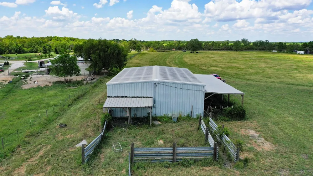 2828 County Road 615 Dayton, TX 77535