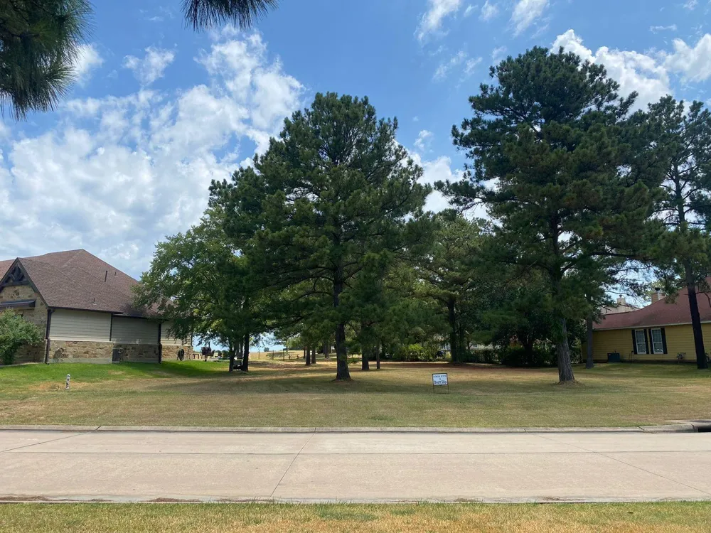 10856 Bourbon Street Willis, TX 77318