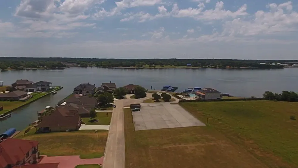 10856 Bourbon Street Willis, TX 77318