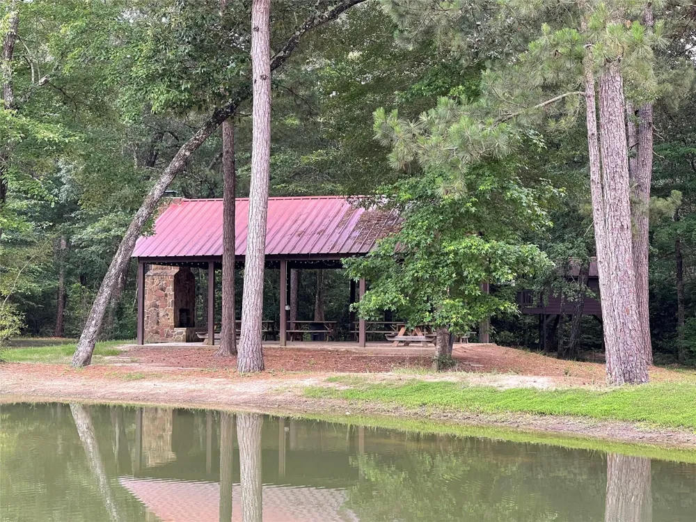 4 Red Hawk Road Huntsville, TX 77340