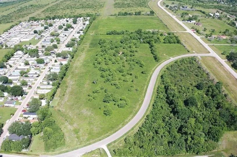 2849 Shanks Road Angleton, TX 77515