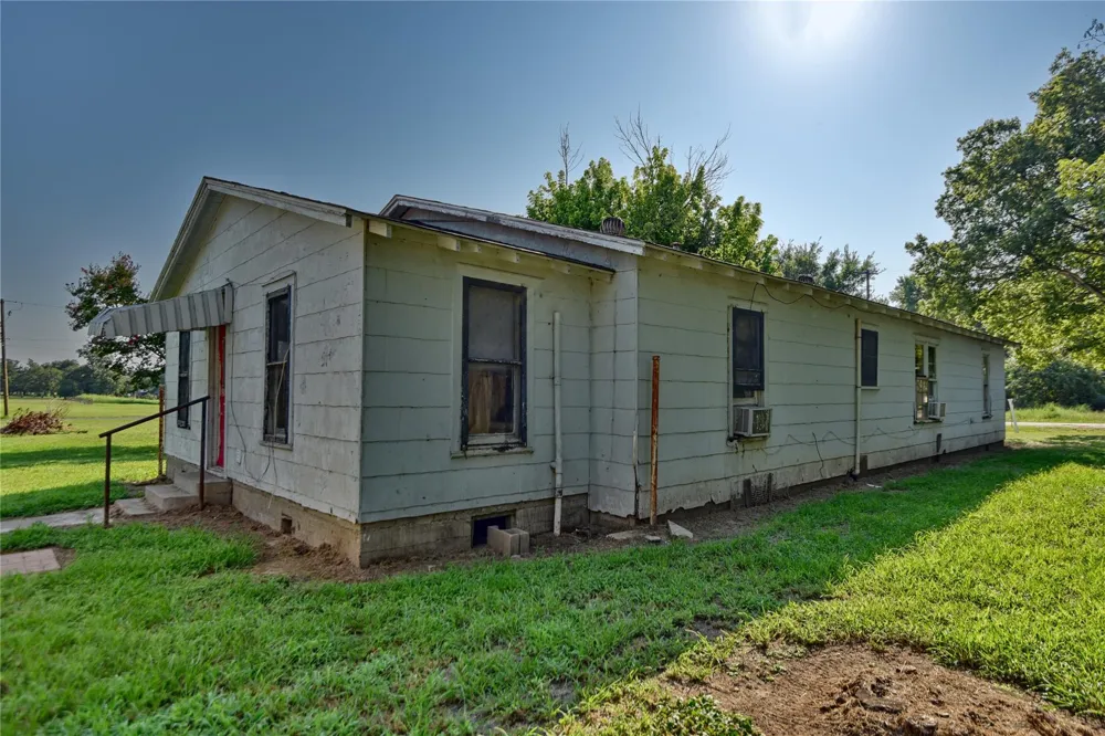 510 Dallas Street Bremond, TX 76629