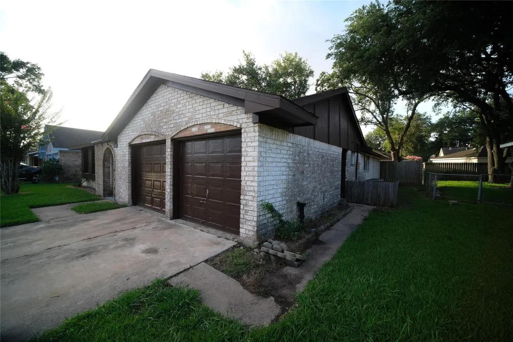 12326 Bexley Drive Houston, TX 77099