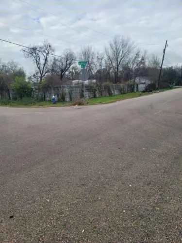 4515 Hull Street Houston, TX 77021