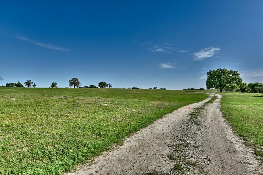 7237 County Road 170 Caldwell, TX 77836