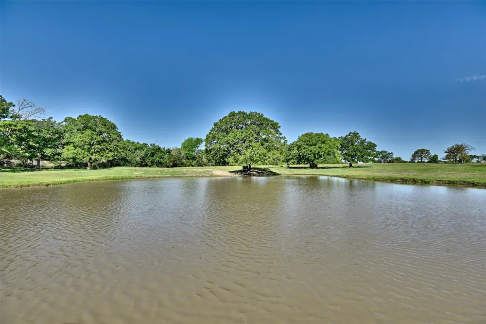 7237 County Road 170 Caldwell, TX 77836