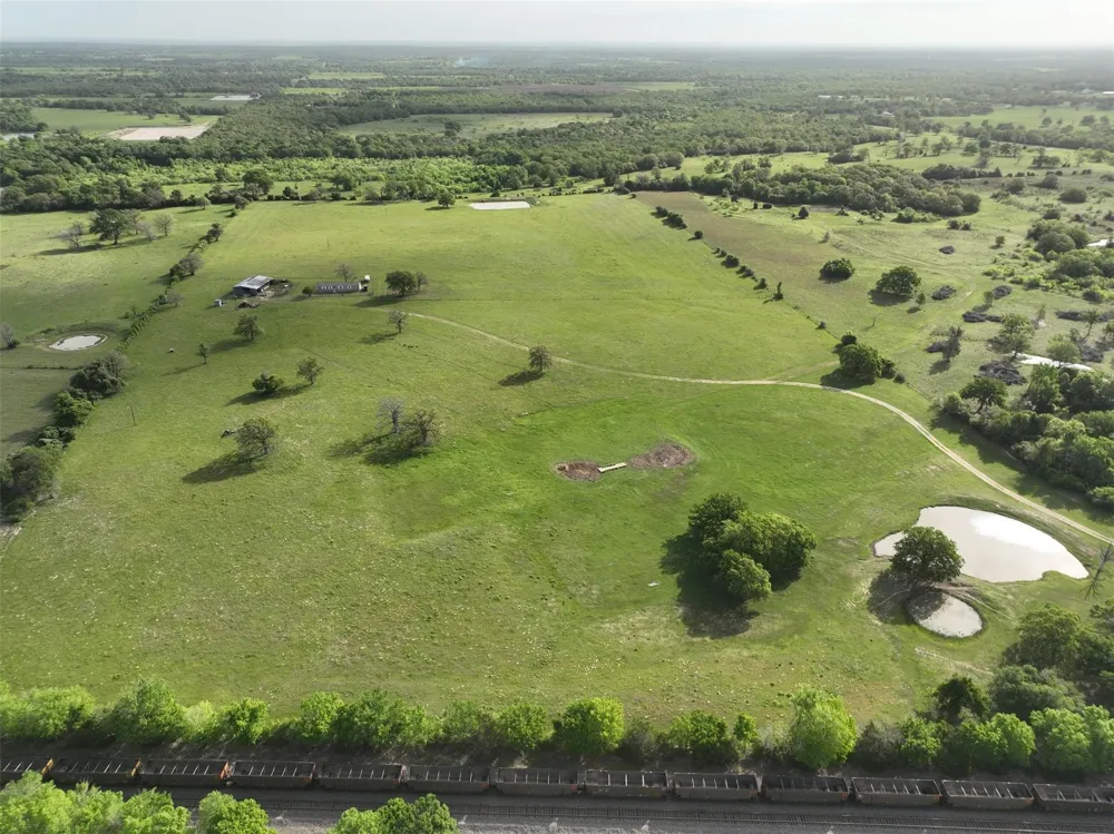 7237 County Road 170 Caldwell, TX 77836