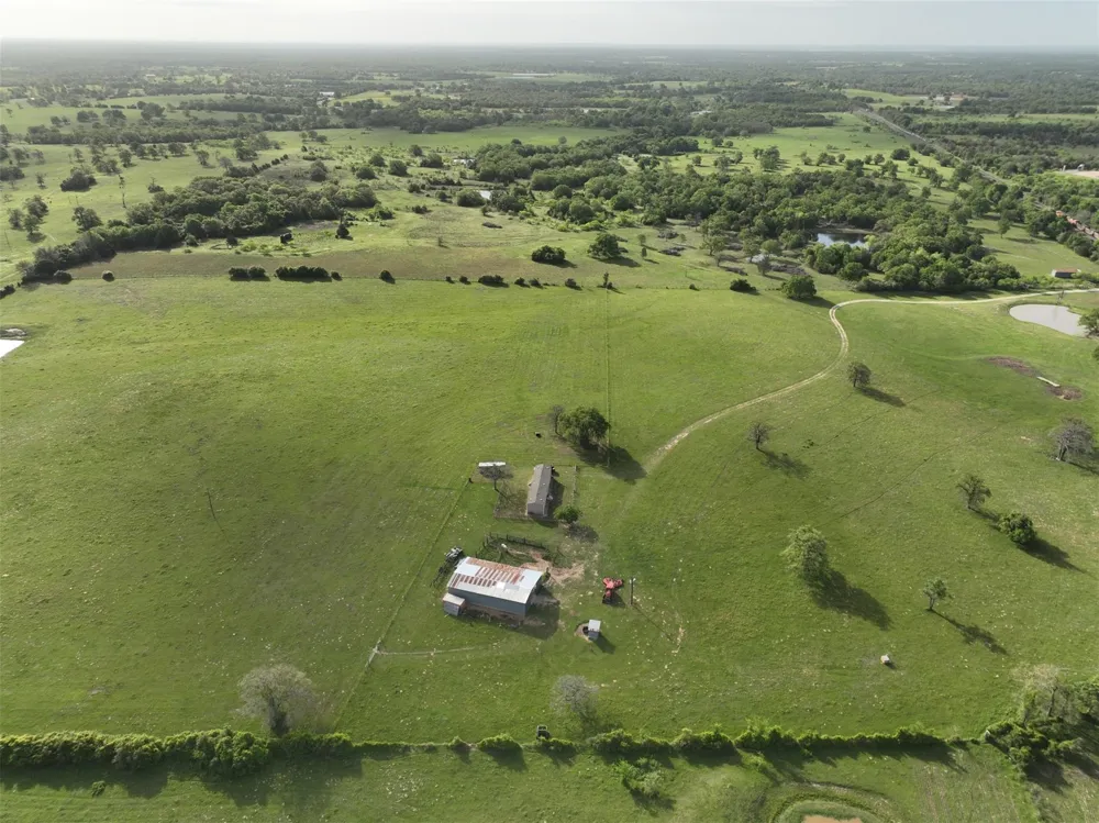 7237 County Road 170 Caldwell, TX 77836