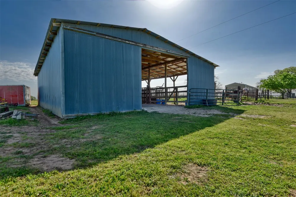 7237 County Road 170 Caldwell, TX 77836
