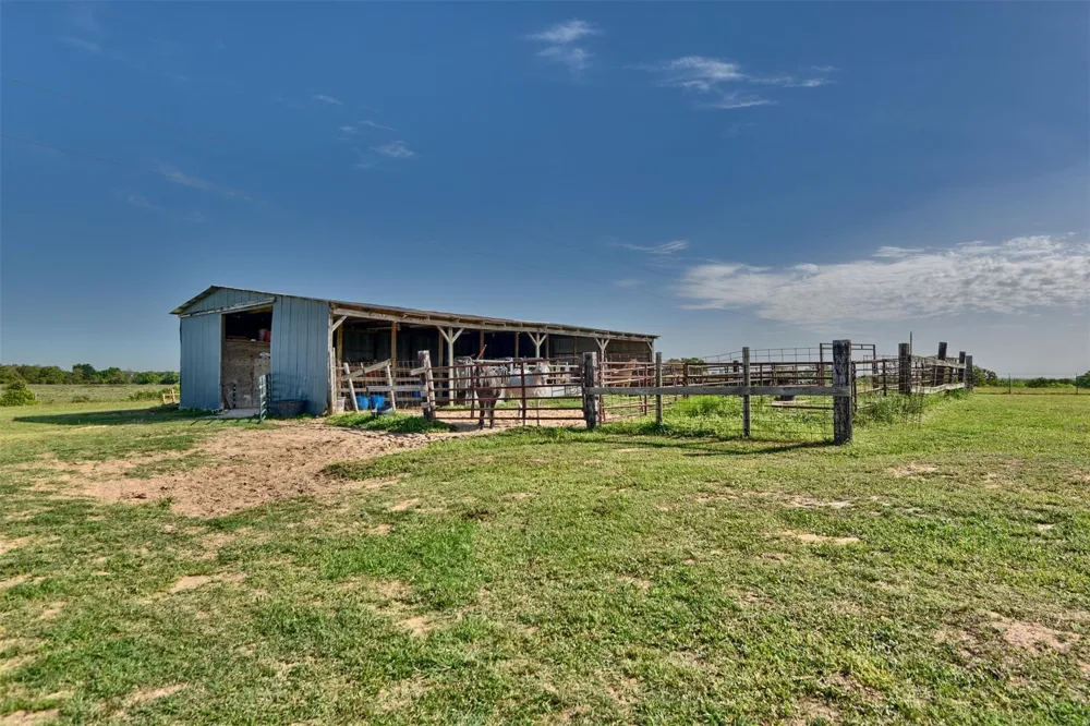 7237 County Road 170 Caldwell, TX 77836