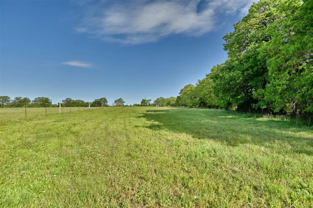 7237 County Road 170 Caldwell, TX 77836