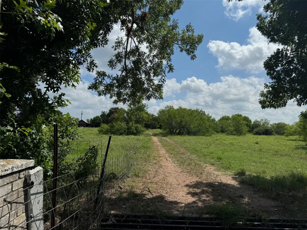 4430 Fm 1457 Round Top, TX 78954