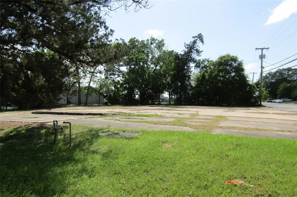 401 Drew Road Livingston, TX 77351