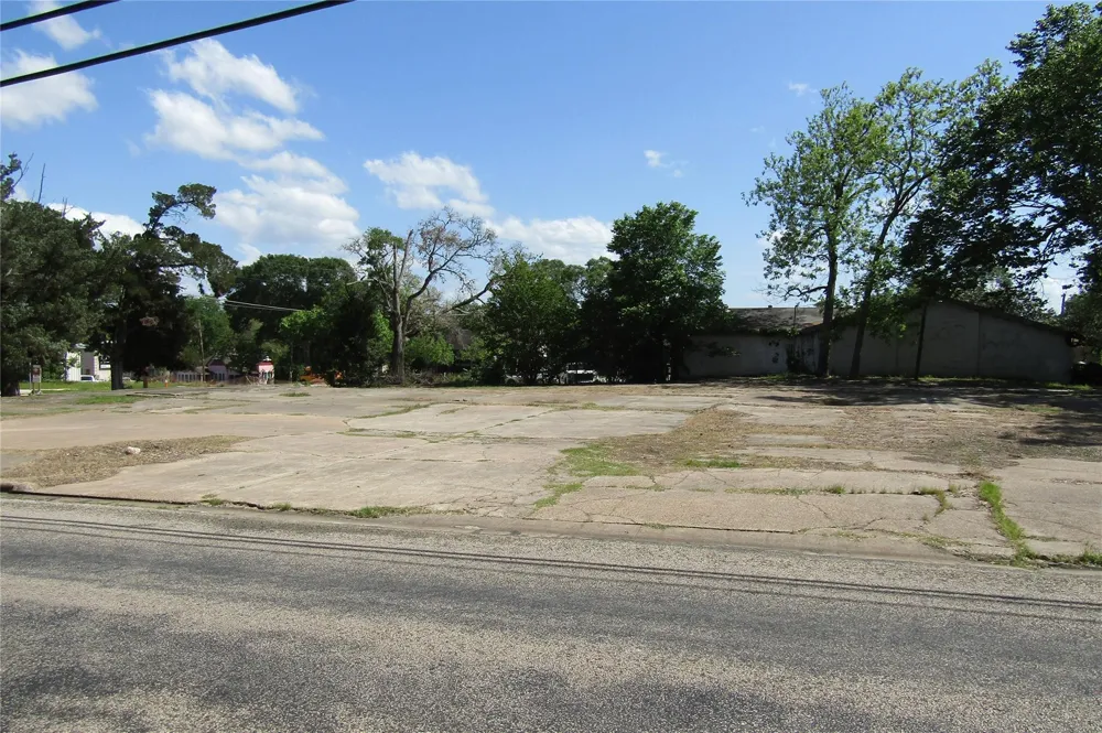 401 Drew Road Livingston, TX 77351