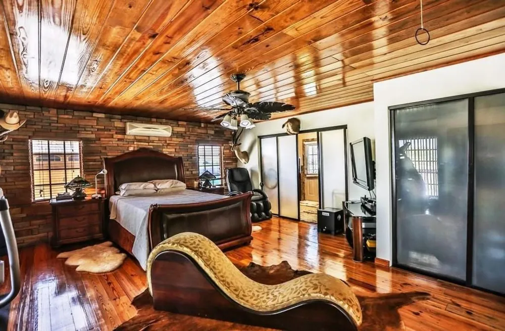 12338 Zamanek Road Needville, TX 77461