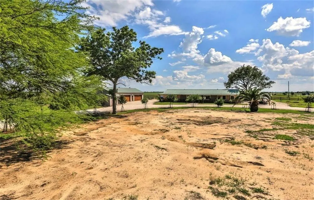 12338 Zamanek Road Needville, TX 77461