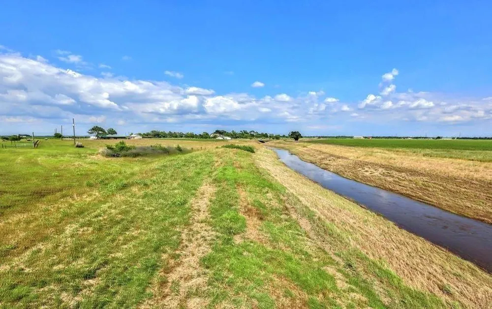 12338 Zamanek Road Needville, TX 77461