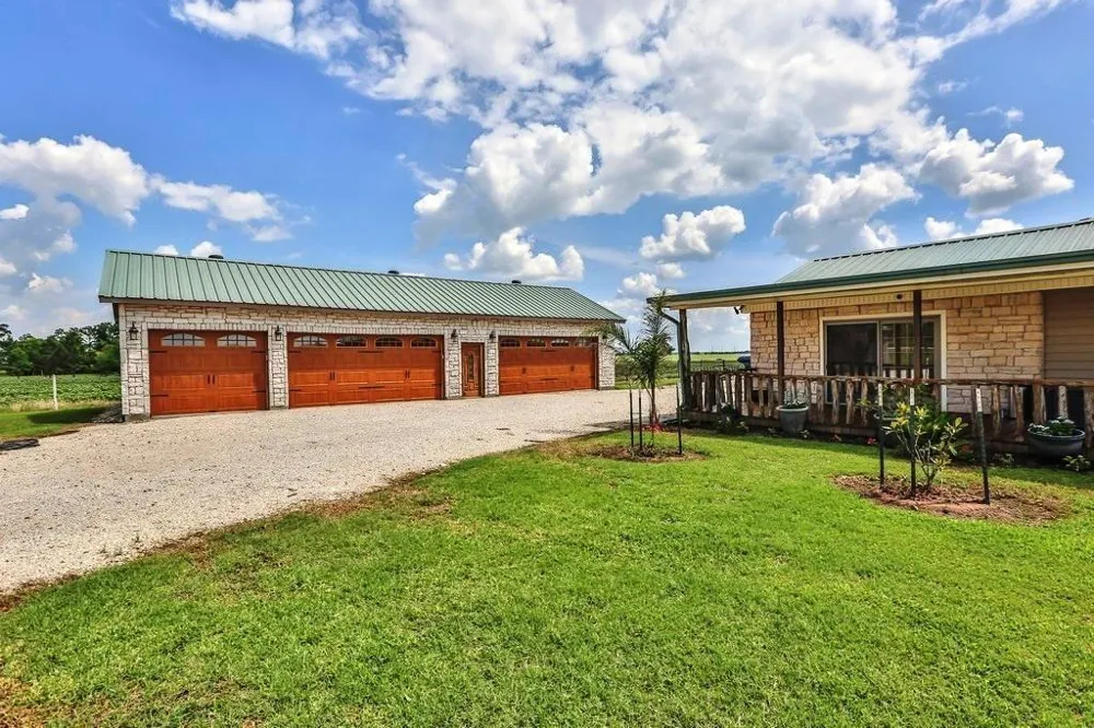 12338 Zamanek Road Needville, TX 77461