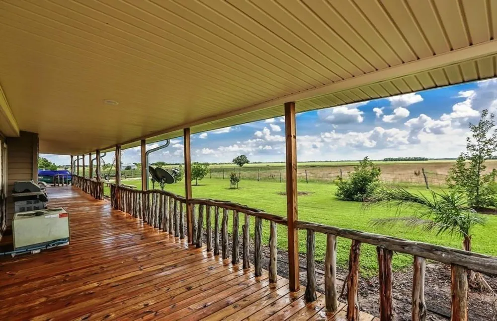 12338 Zamanek Road Needville, TX 77461