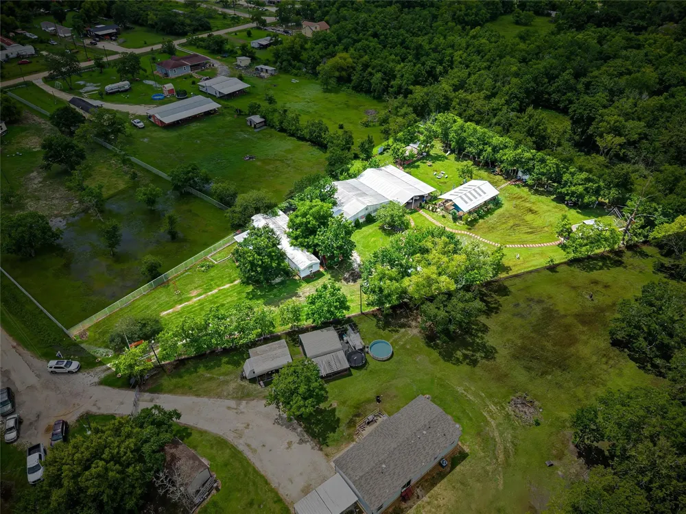 81 County Road 4904 Dayton, TX 77535