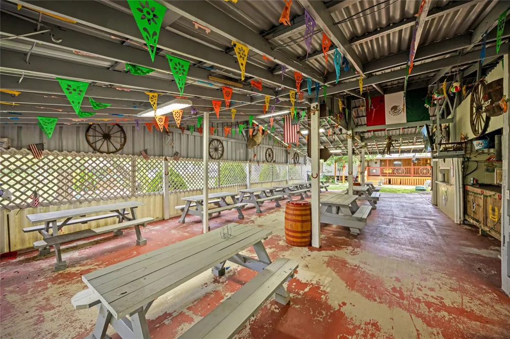 81 County Road 4904 Dayton, TX 77535