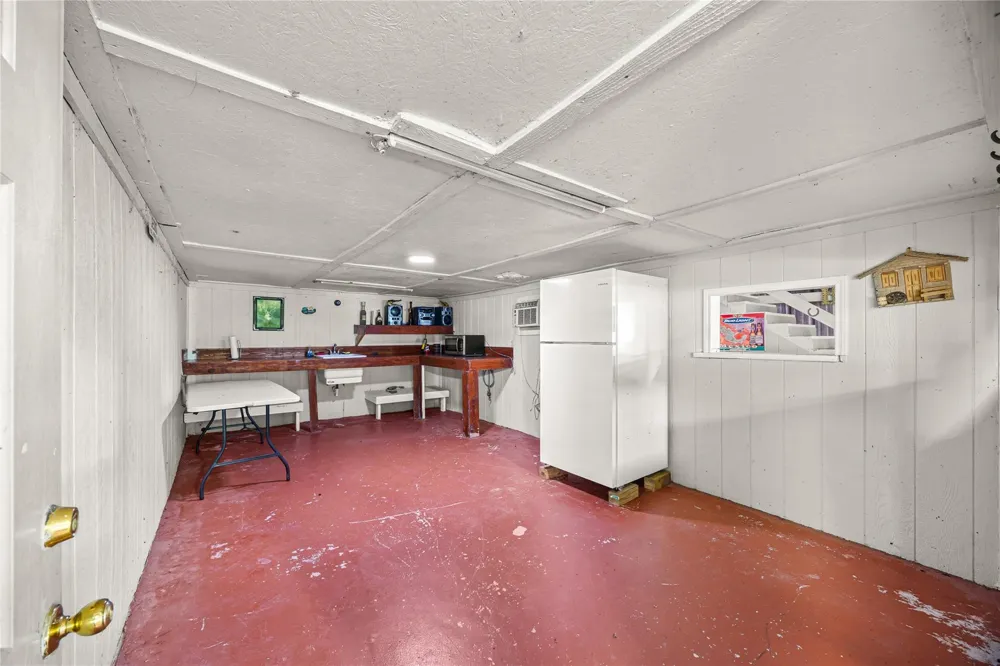 81 County Road 4904 Dayton, TX 77535