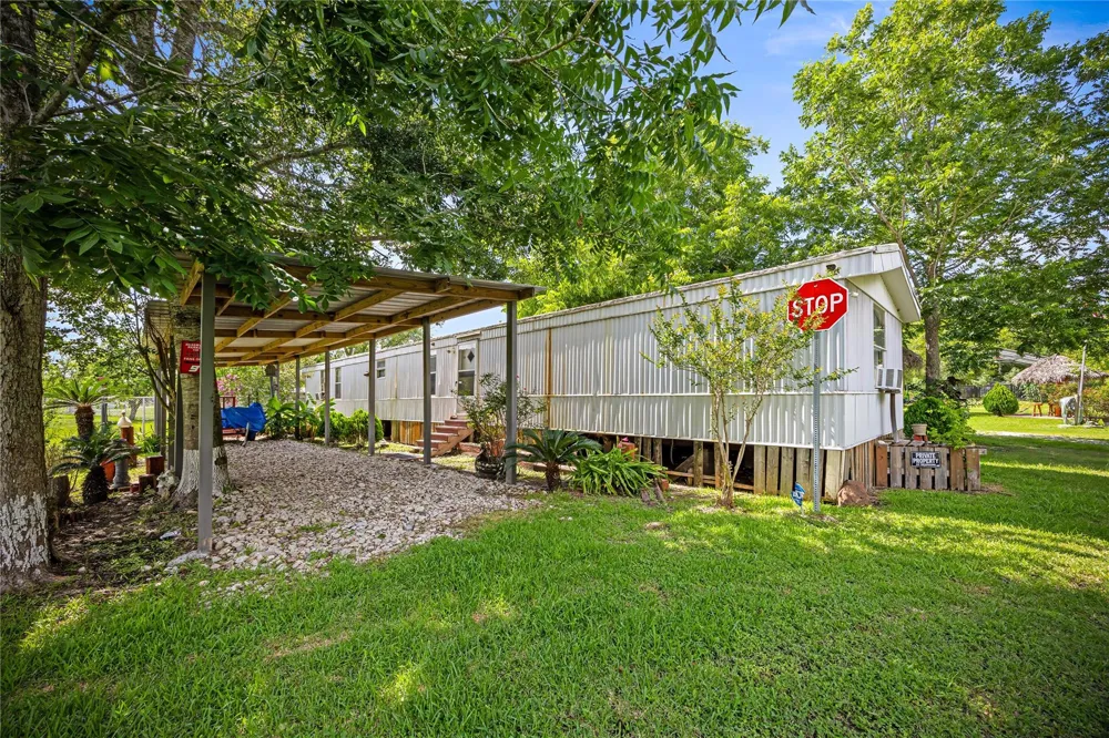 81 County Road 4904 Dayton, TX 77535