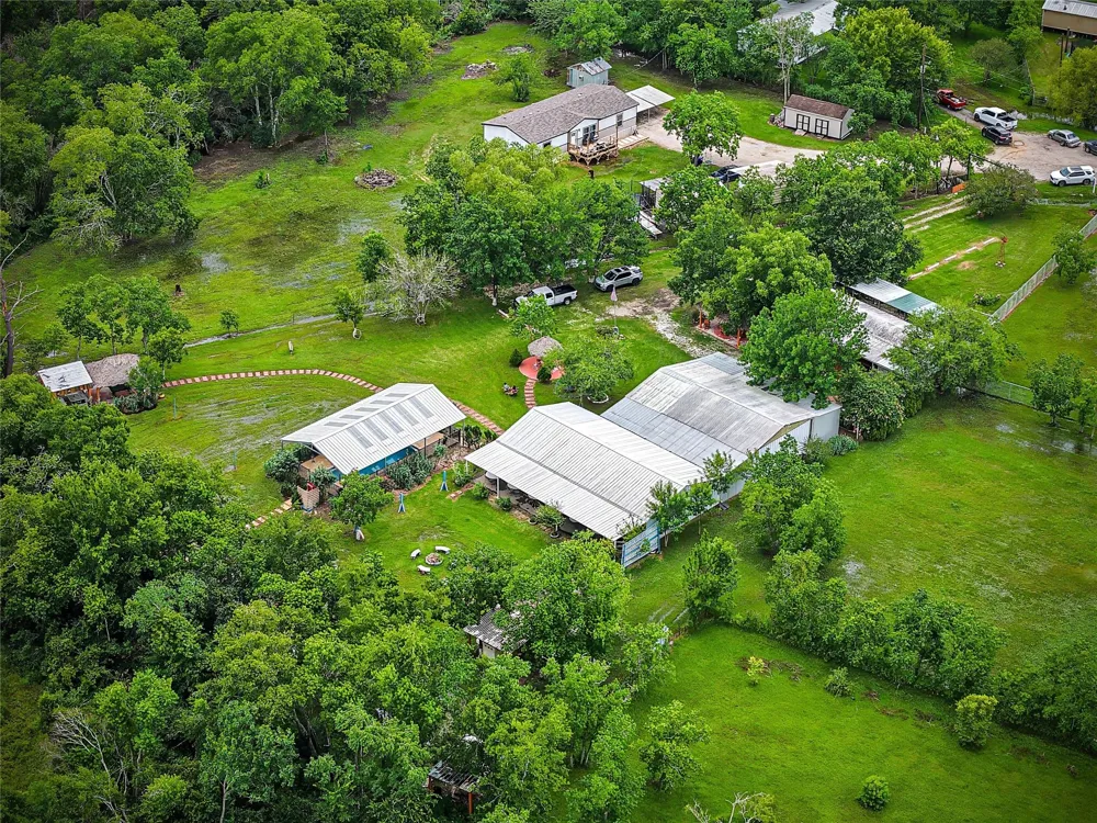 81 County Road 4904 Dayton, TX 77535