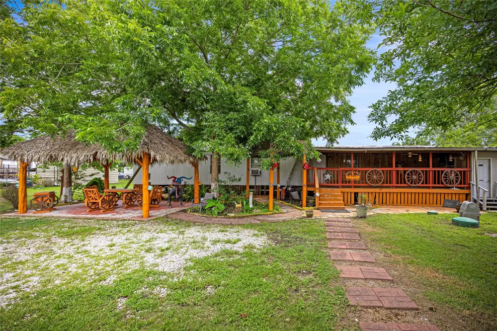 81 County Road 4904 Dayton, TX 77535