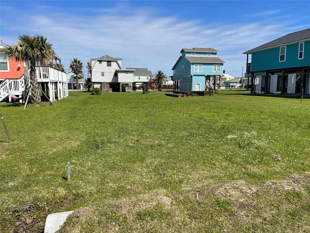 4125 Las Palmas Street Galveston, TX 77554