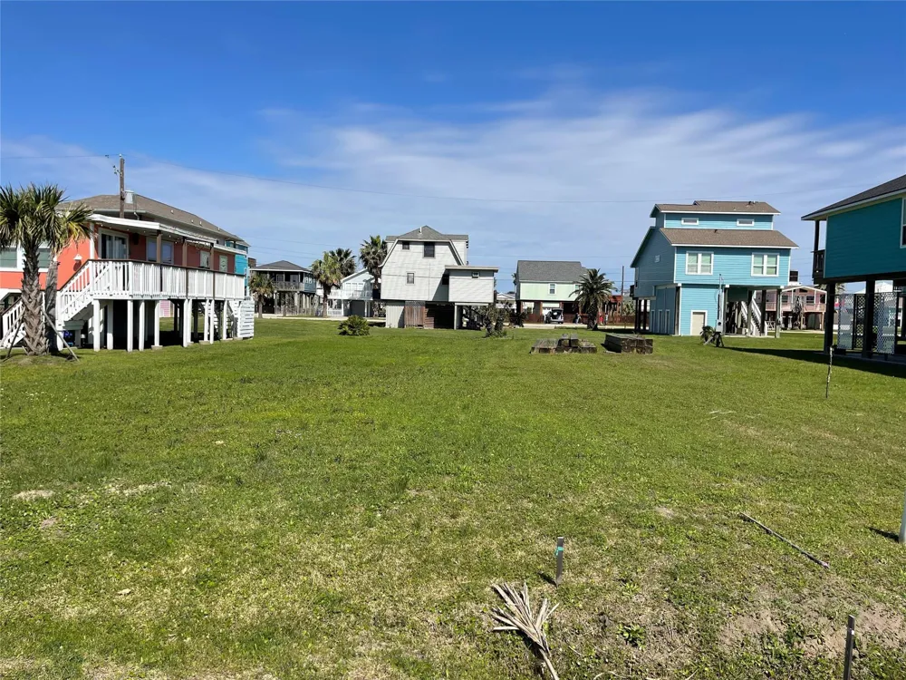 4125 Las Palmas Street Galveston, TX 77554