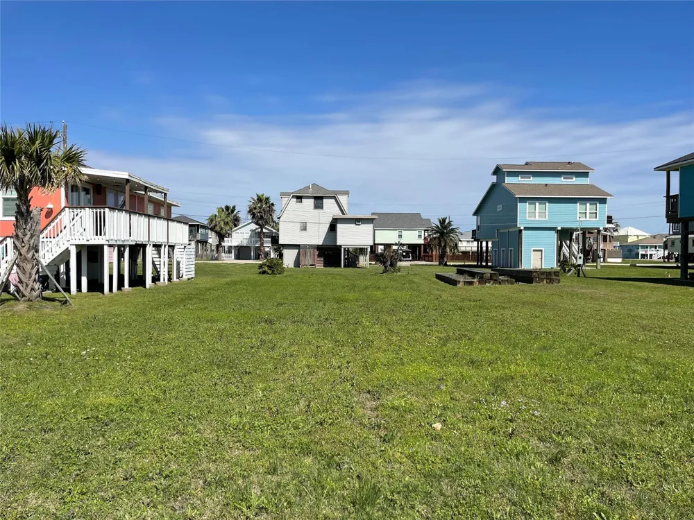 4125 Las Palmas Street Galveston, TX 77554