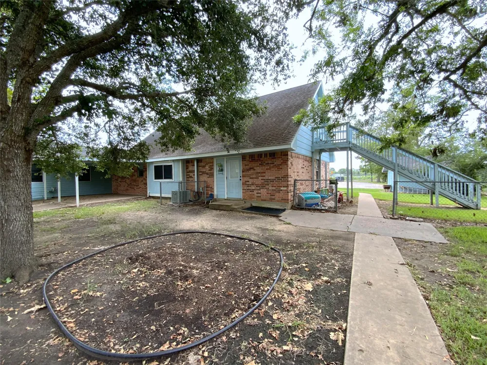 1320 W Brazos Avenue West Columbia, TX 77486