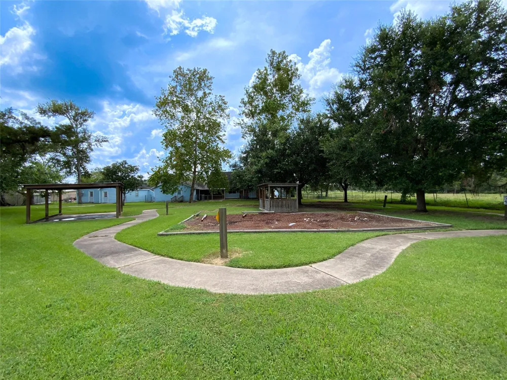 1320 W Brazos Avenue West Columbia, TX 77486