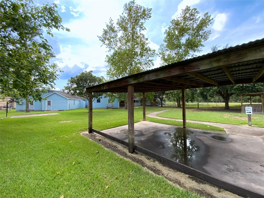 1320 W Brazos Avenue West Columbia, TX 77486