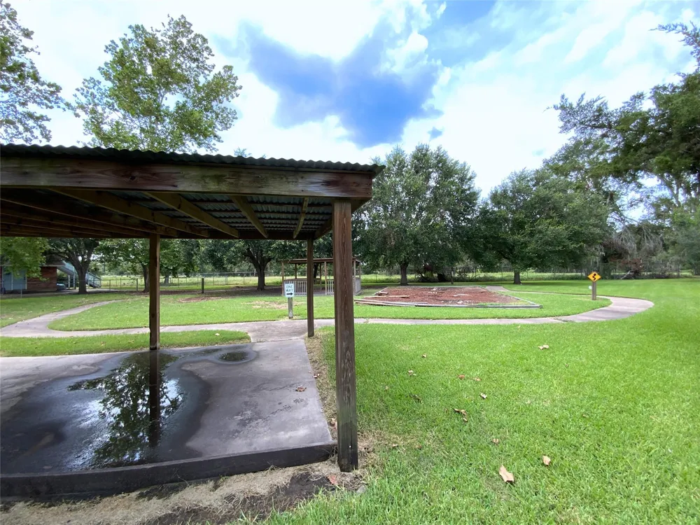 1320 W Brazos Avenue West Columbia, TX 77486