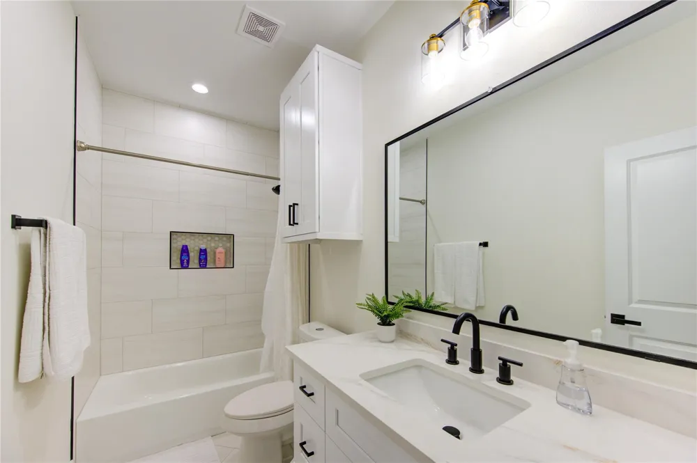 3406 Garapan Street #B Houston, TX 77091